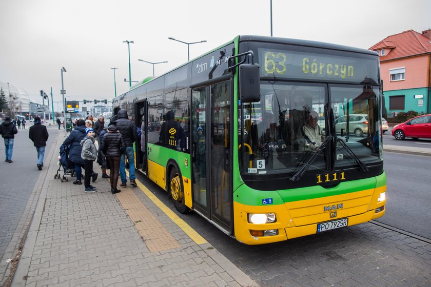 Autobus 63 się spóźnia albo nie jedzie