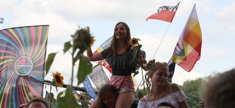 Godzina W, tęczowe flagi i setki tysięcy fanów. Tak wygląda Pol'and'Rock Festival 2019 [FOTO]