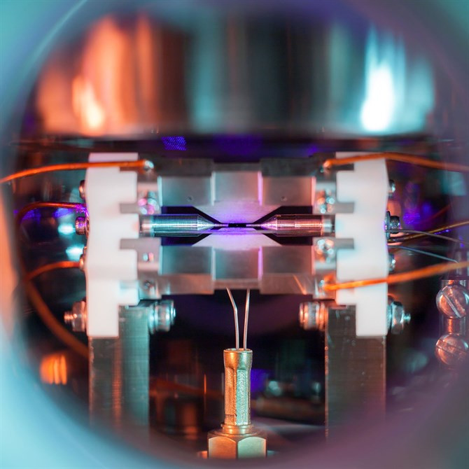 Single Atom in an Ion Trap (fot.: David Nadlinger/ EPSRC)