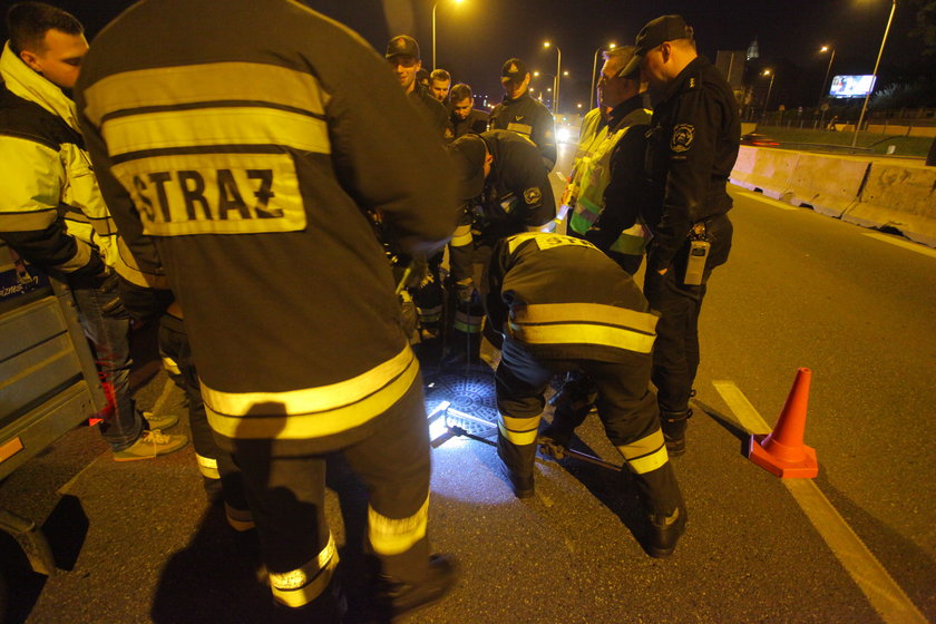 Ćwiczenia strażaków w tunelu Wisłostrady 