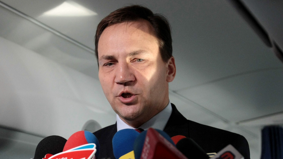 Minister spraw zagranicznych Radosław Sikorski po spotkaniach w Mińsku, w których uczestniczył też szef niemieckiej dyplomacji Guido Westerwelle powiedział, że prezydent Alaksandr Łukaszenka obiecał przeprowadzenie uczciwych wyborów prezydenckich.