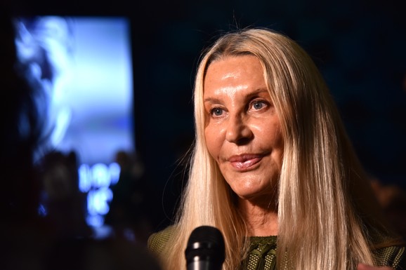 ŠMEKER I PO! Verica Rakočević slavi 78. rođendan i grli svog unuka Matiju Draškovića: On tip-top skockan, ne skidaju osmeh sa lica