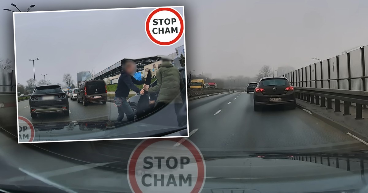 Jechał przy krawężniku. Inni kierowcy zareagowali. Nagranie