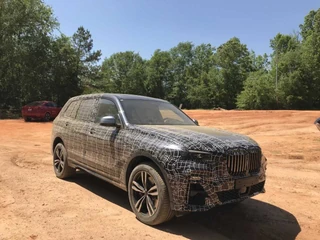 BMW X7 ma łączyć w sobie luksus, komfort i nowe technologie