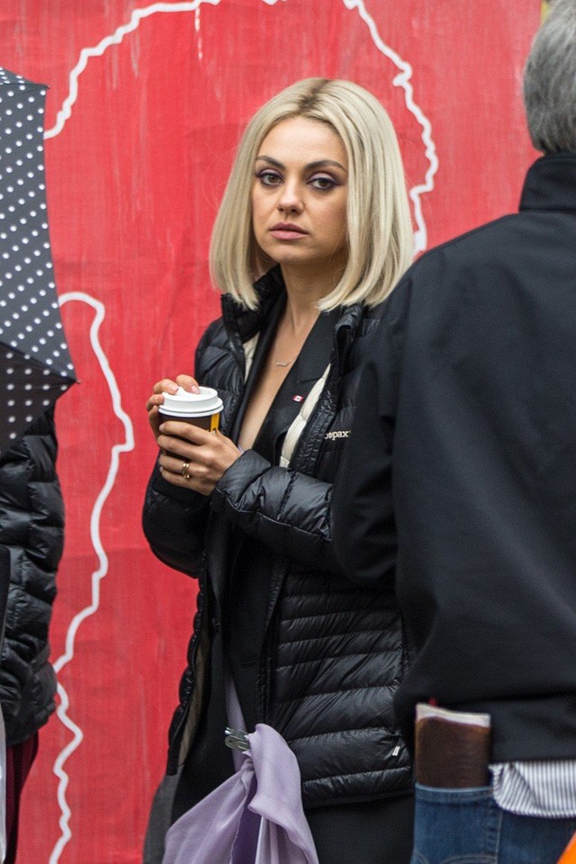 Mila Kunis haja mostantól SZŐKE! Te jó ég!