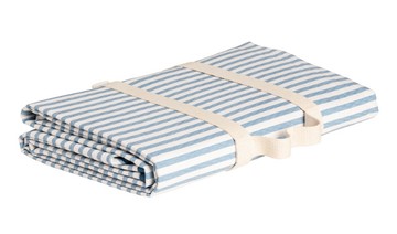 Nyáron mindig óriási buli egy laza piknik a szabadban. És mennyire jó, ha van hozzá egy szép és praktikus pléd is! H&M Home 3990 Ft