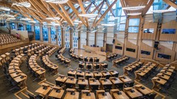 Edynburg konta Londyn. Powodem jest szkocka ustawa o uznaniu płci