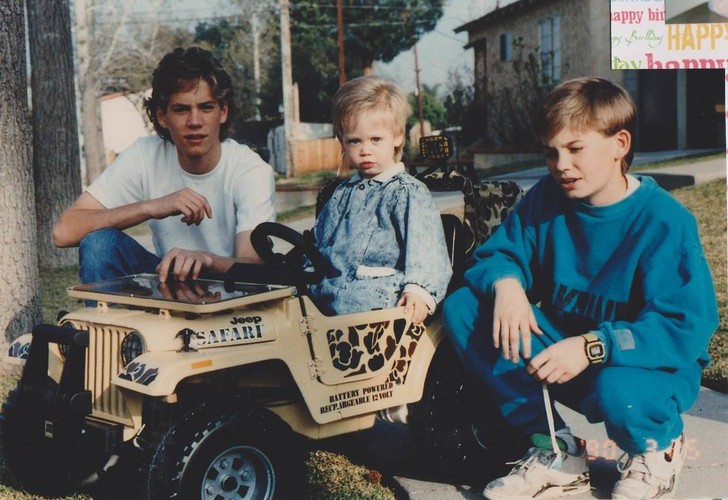 Bacia Walkerowie na zdjęciu z dzieciństwa