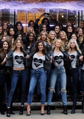 Aniołki Victoria's Secret przed Victoria's Secret Fashion Show 2014