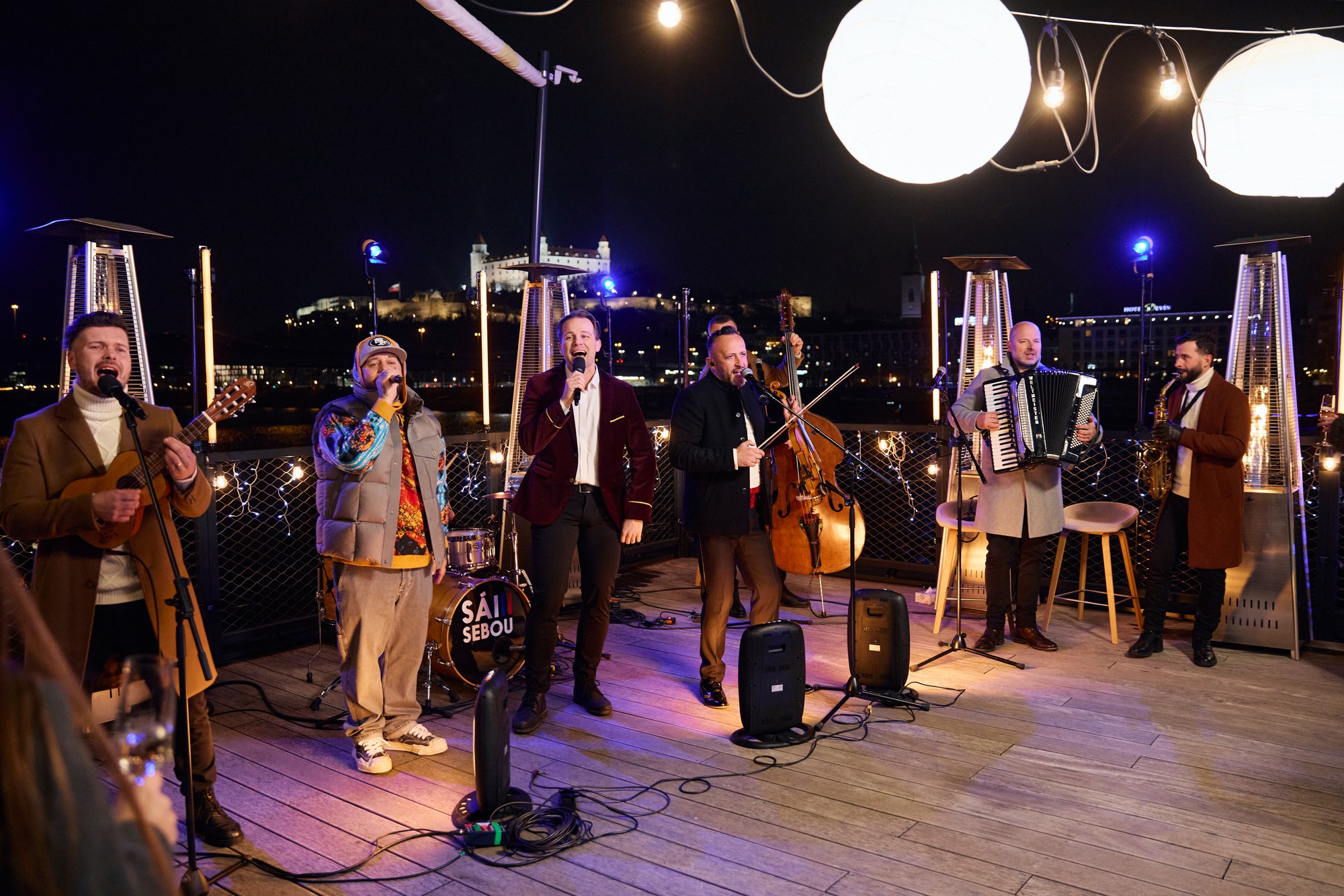 Zábavný program Silvester s Kandráčovcami.