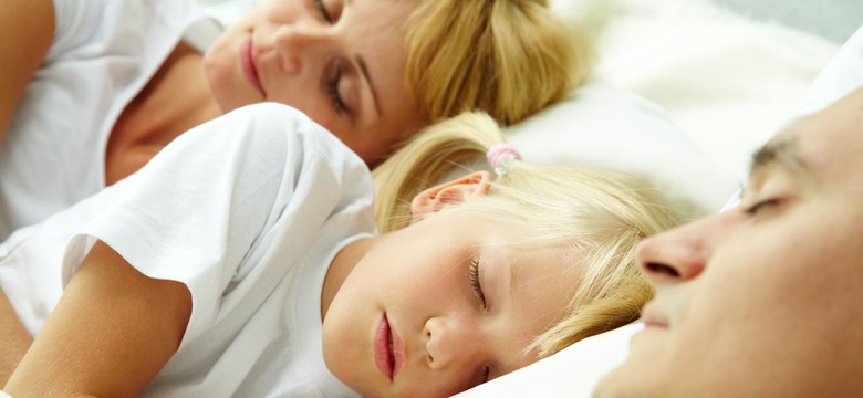 Coraz więcej dzieci ma zaburzenia snu. TEGO nie wolno bagatelizować