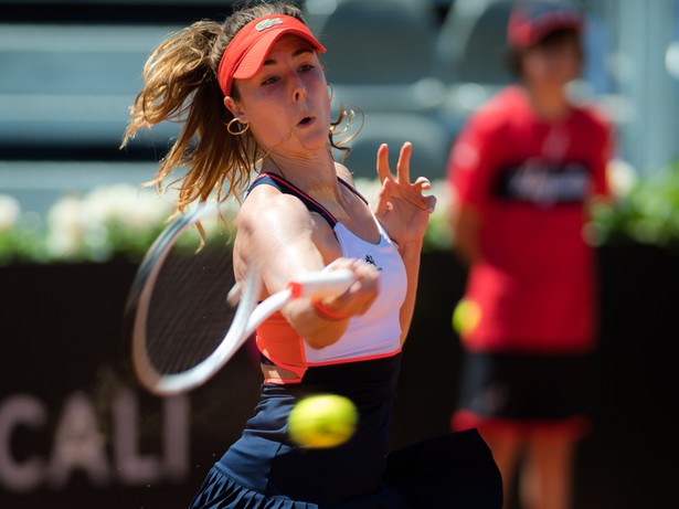 Kontrowersje na US Open. Alize Cornet ukarana za zdjęcie koszulki na korcie