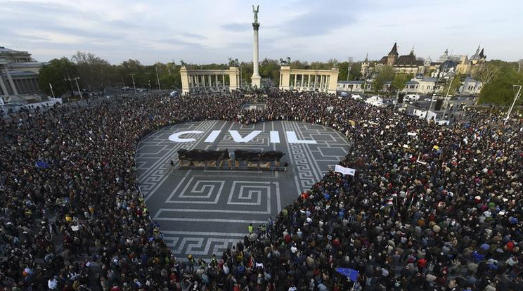 A kormány visszavonta a rendeletet, amivel megtiltotta a civil szervezetek névtelen támogatását / Fotó: MTI/Balogh Zoltán