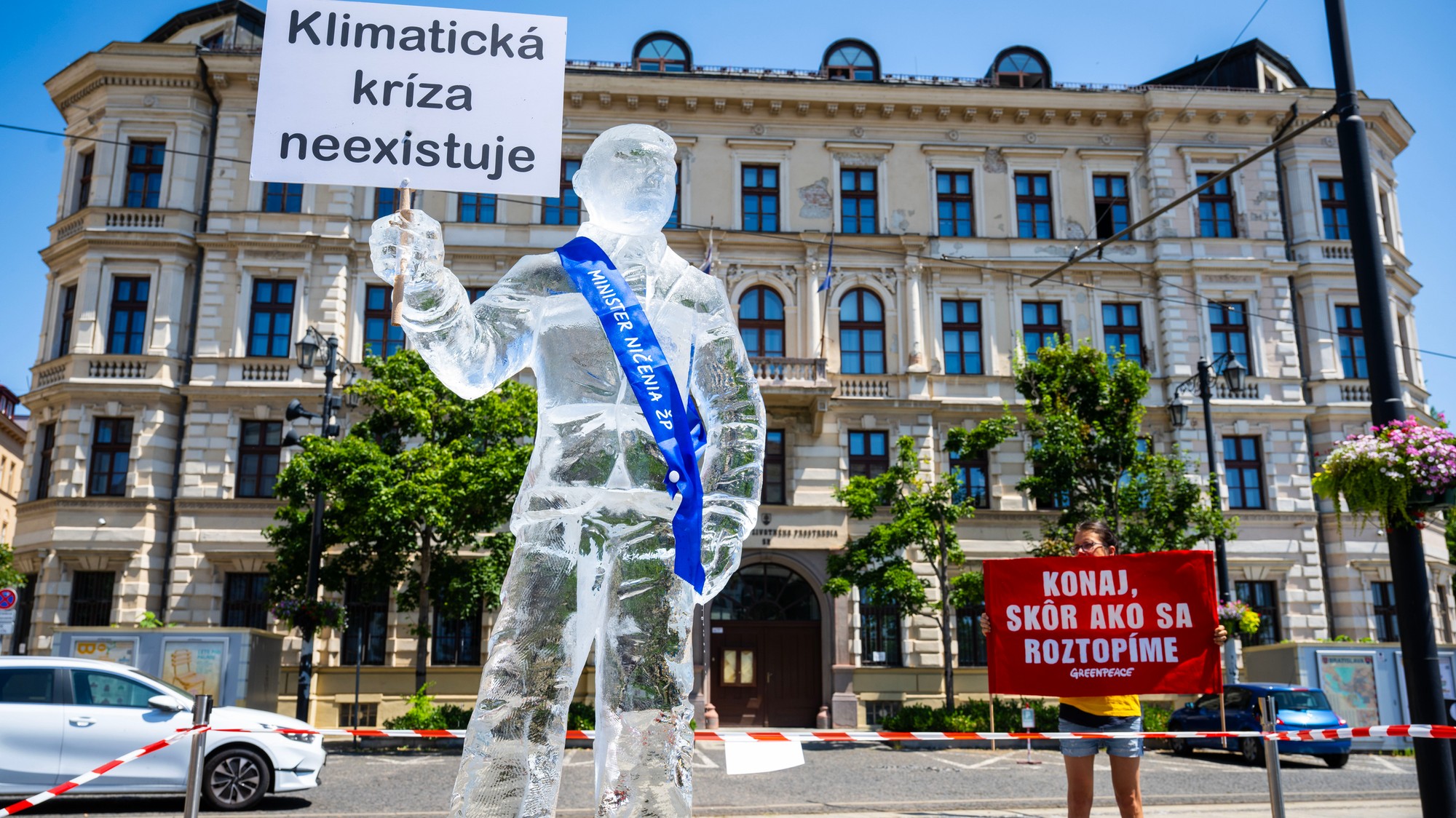 Greenpeace vyzýva ministra T. Tarabu, aby začal riešiť klimatickú krízu.