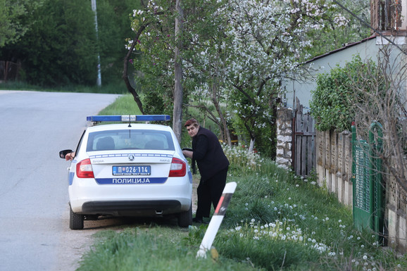 MAJKA UBICE DANKE ILIĆ SRELA MUŽA SA LISICAMA NA RUKAMA Oboje dovedeni u Tužilaštvo, a evo kako su reagovali