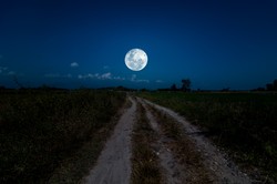 Pełnia Księżyca w czerwcu 2025. Kiedy wypada i co przyniesie? [HOROSKOP]