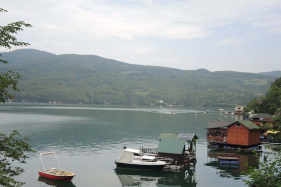 SRPSKI MALDIVI ČEKAJU ČIŠĆENJE Tradicionalna akcija odložena zbog lošeg vremena