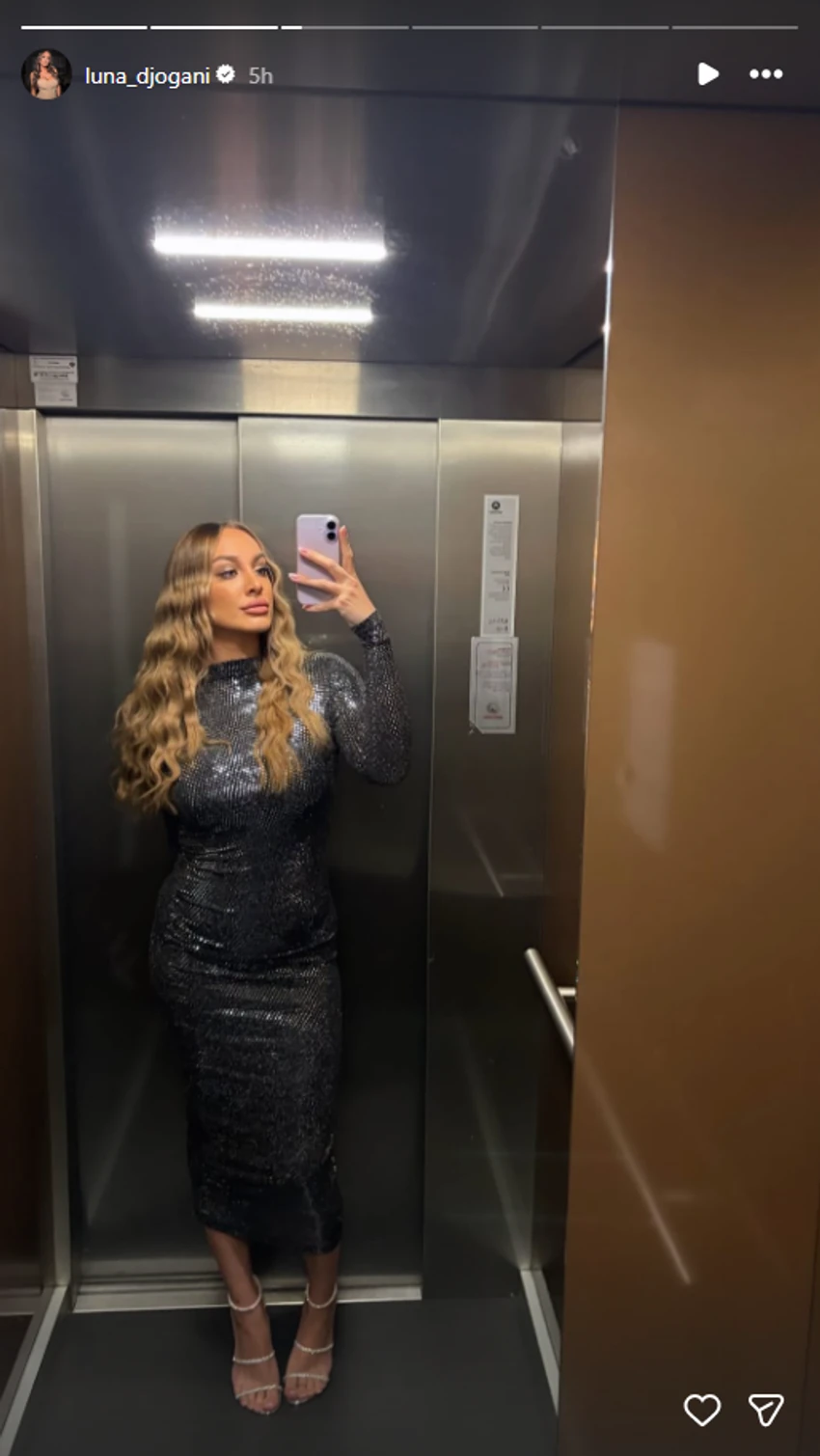 Luna Đogani u šljaštećoj haljini za izlazak, nosi vrtoglave potpetice: Obline se ocrtavaju