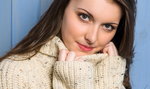 Najmodniejsze damskie swetry z wyprzedaży idealne na jesienną porę i nie tylko! 