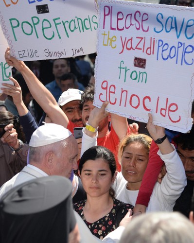 PAPIEŻ FRANCISZEK U UCHODŹCÓW NA LESBOS
