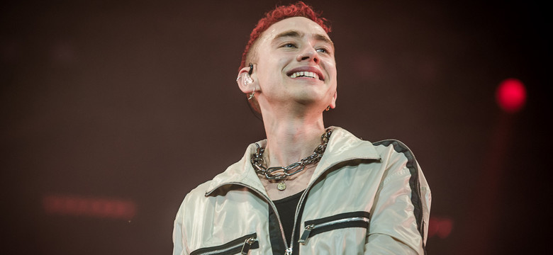 Olly Alexander z Years & Years celowo wystąpił w tęczowym ubraniu w polskiej telewizji