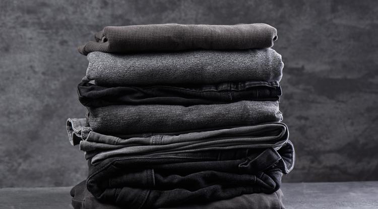 Így érdemes kimosnod a sötét ruháidat. Fotó: Getty Images