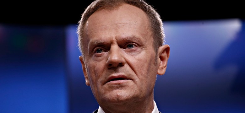 Tusk o "rządach hańby": Okradają własny naród w czasie tragicznej zarazy