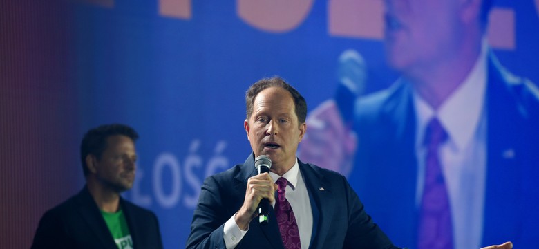 Ambasador USA zwraca się do Polaków. "Świat znów patrzy na was z podziwem"