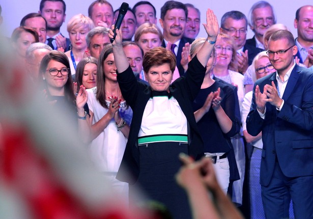 Nowy podatek sfinansuje część obietnic PiS? Beata Szydło chce nałożyć daninę na banki