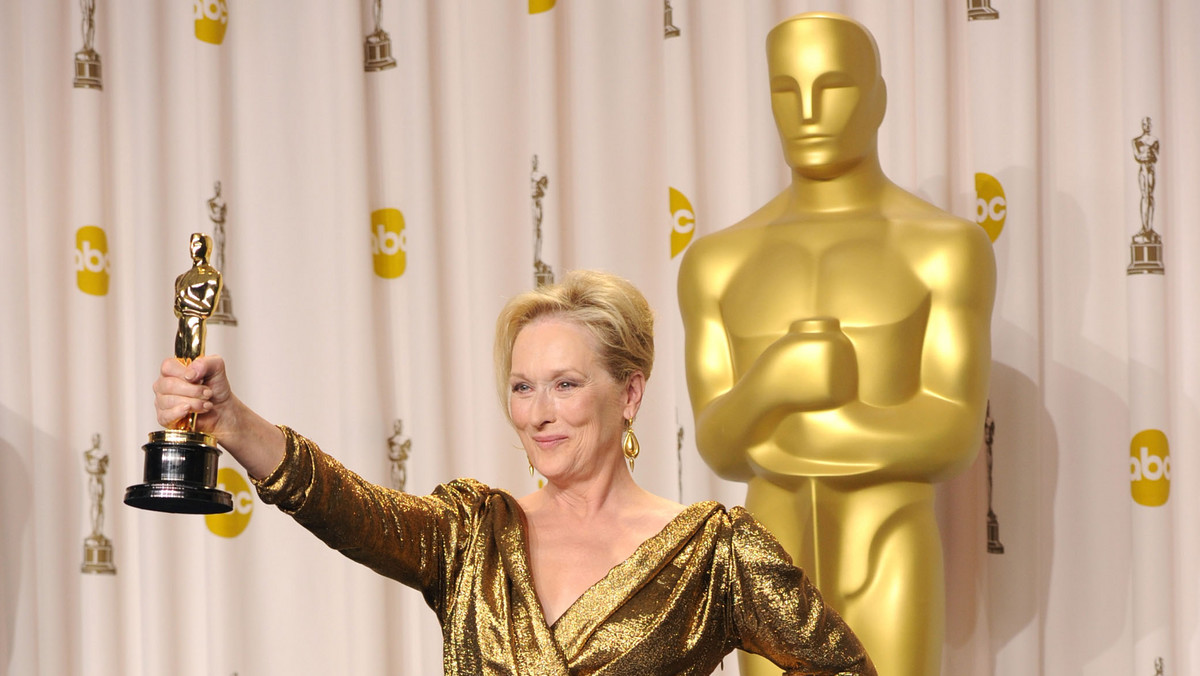 Meryl Streep w świecie filmu jest klasą samą dla siebie. Aktorka jest rekordzistką, jeśli chodzi o nominacje do Oscarów: ma ich na koncie aż 21, w tym 3 statuetki. Zobaczcie wszystkie filmy i role, za które Akademia doceniła tę żywą legendę kina.