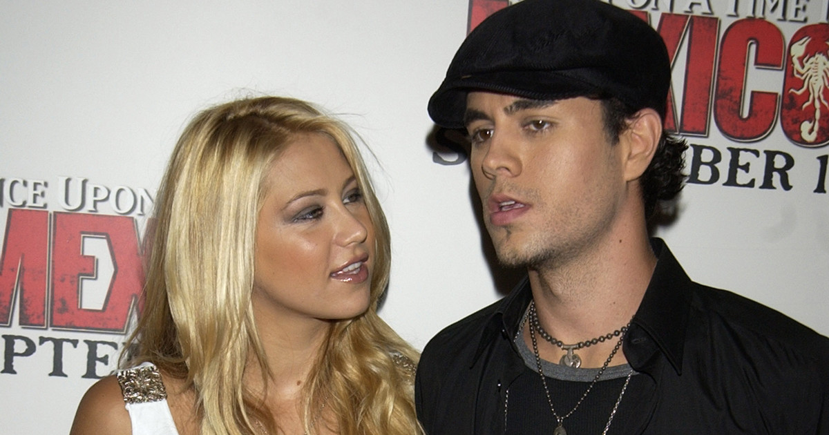 Anna Kournikova dan Enrique Iglesias dengan anak-anak di foto.  Adegan seperti itu jarang terjadi