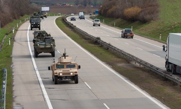 Katonai konvoj közlekedik pénteken reggeltől Szentes és Hajdúhadház között