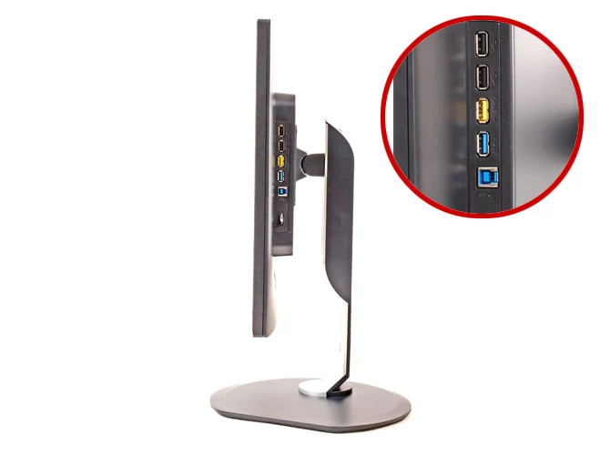 Po prawej stronie ekranu znajdują się cztery porty USB, w tym jeden USB 3.0 i jeden dedykowany do ładowania urządzeń USB