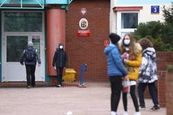 Egzamin ósmoklasisty przebiega spokojnie. MEiN w stałym kontakcie z CKE