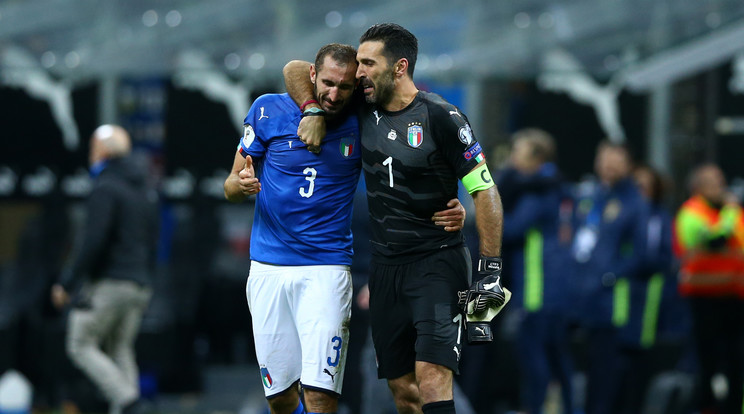 Buffon és több olasz is könnyek közt hagyta el a pályát/Fotó: AFP