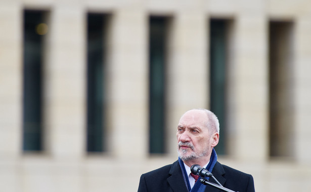 Jak Macierewicz obiecał 2 proc. PKB na wojsko, to... obiecał