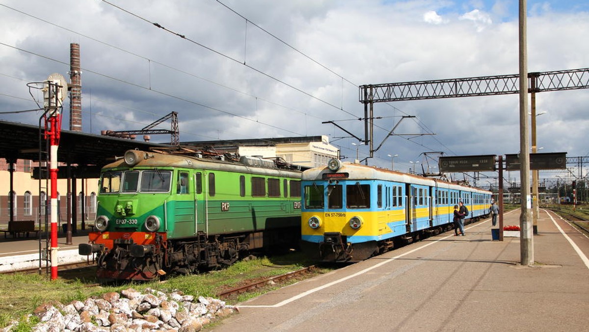 – Polska kolej w ciągu dwudziestu paru lat zbudowała 1,8 km torów. W tym czasie samorządy zbudowały 40 km torów tramwajowych i metra. Polska kolej jest jak Armia Czerwona – potrafi głównie likwidować  –  mówił w środę (5 grudnia) we Wrocławiu Patryk Wild, wiceprezes wrocławskiego MPK.