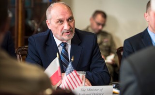 PO: Chcemy jasnego stanowisko prezydenta i premier ws. powiązań szefa MON