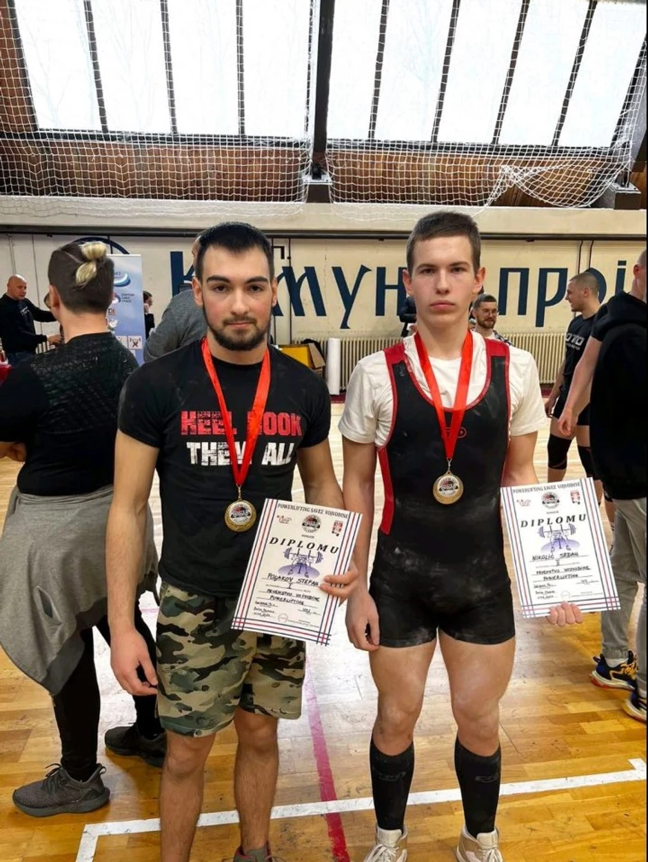 Stefan i Srđan sa medaljama