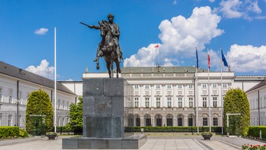 klamka zapadła: wiek emerytalny w górę i taki sam dla kobiet i mężczyzn. prezydent podpisał ustawę