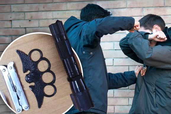 NAPALI OSNOVCE DŽEPNIM NOŽEVIMA I MOTKAMA Oglasila se majka dečaka (14): "Iz čista mira napasti decu, strahota!" Evo šta su rekli iz MUP