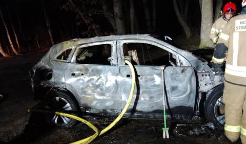 Spłonął elektryczny Mercedes. Akcja gaszenia trwała prawie dobę