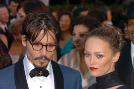 "NE TREBA MI DNK!" Sin Džonija Depa je njegova KOPIJA PO LIKU, ali izgleda KAO PROSJAK: Šeta u RITAMA koje koštaju BOGA OCA i 5 para ne daje za mišljenje drugih