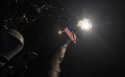 USA zaatakowały bazę lotniczą w Syrii. Damaszek: To jawny akt agresji, który stawia USA w jednym szeregu z ISIS