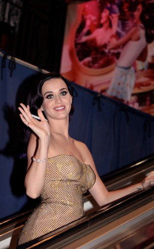 5 . Katy Perry – 45 mln dol.