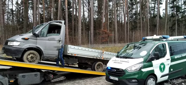 "Przedsiębiorca roku" chciał zaoszczędzić na lawecie. Zapłacił i za nią, i mandat