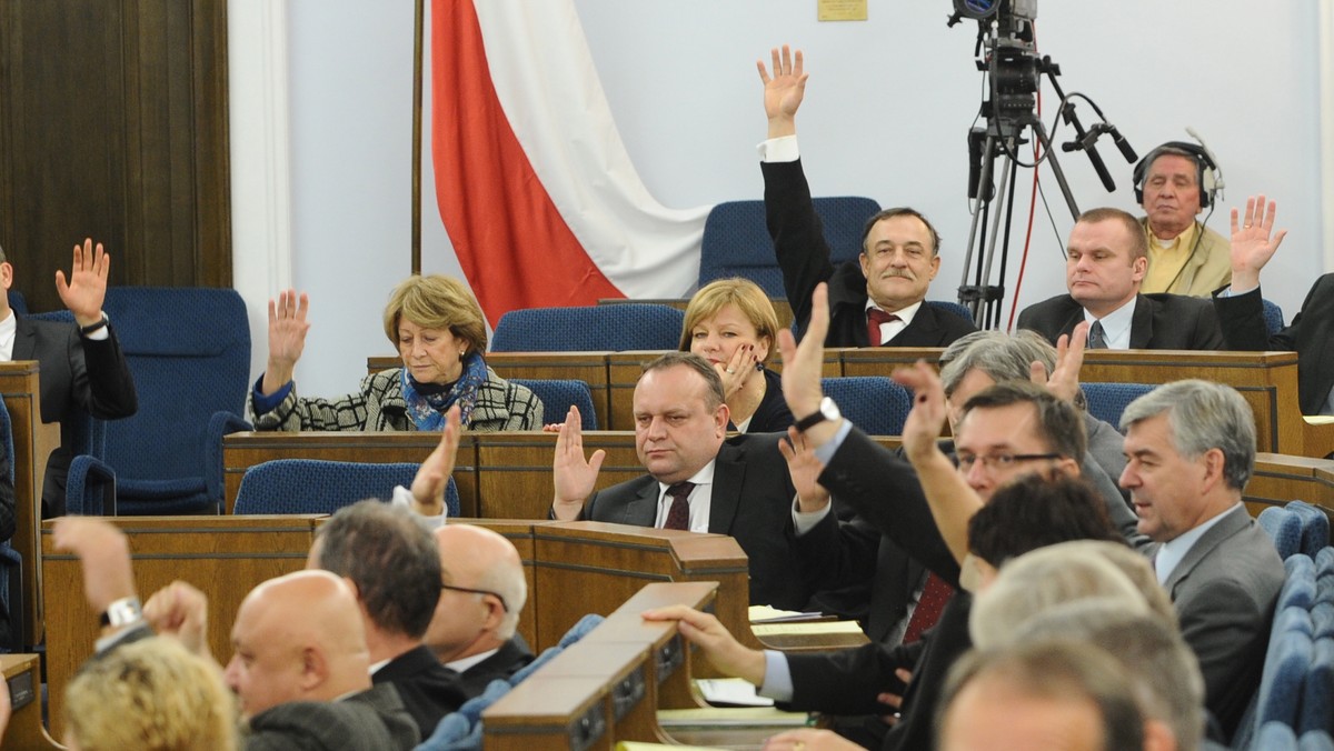 Senat odrzucił sprawozdanie z działalności Krajowej Rady Radiofonii i Telewizji.