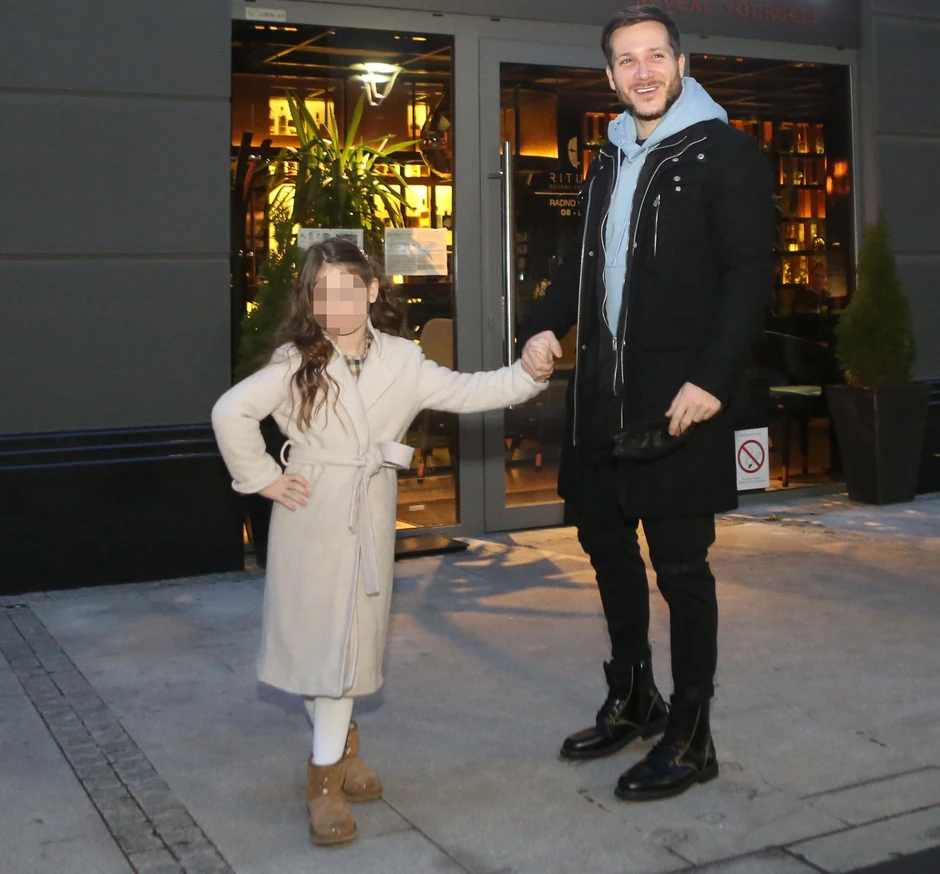 Saša Kovačević sa malom Iskrom