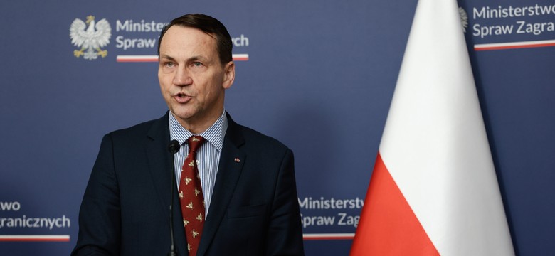 Sikorski reaguje na informacje o złożach ropy w Polsce.  "Pan Bóg chyba kocha nasz rząd"
