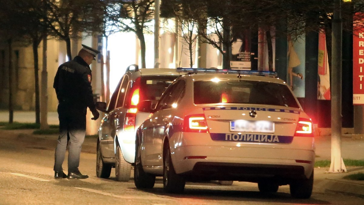 PUCNJAVA U MOSTARU, JEDNA OSOBA RANJENA Muškarac sa teškim povredama prevezen u bolnicu, policija uhapsila napadača Kép